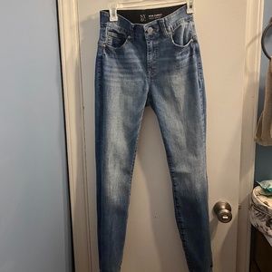 MYA SUPER HIGH-WAISTED SHAPING SUPER-SKINNY